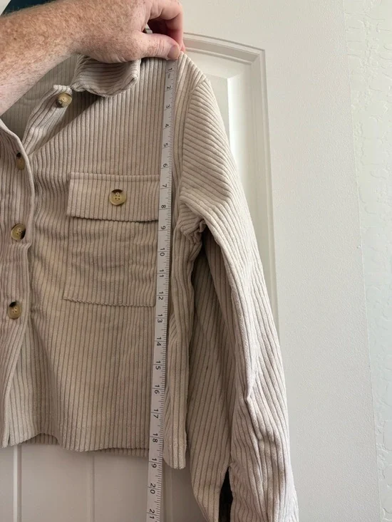 Women’S Beige Corduroy Button-Front Cropped Jacket - Picture 11 of 12